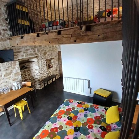 Les Chambres Du Couraud Saint-Aubin-des-Ormeaux Εξωτερικό φωτογραφία